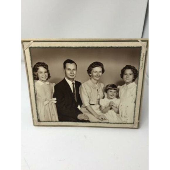 8x10 Family Portrait‎ Black  White 1950s Photo Vtg Cardboard Frame Wayne Demo - Picture 1 of 12